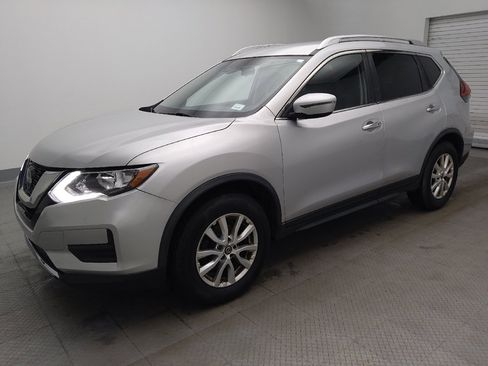 Used 2020 Nissan Rogue SV FWD image 2