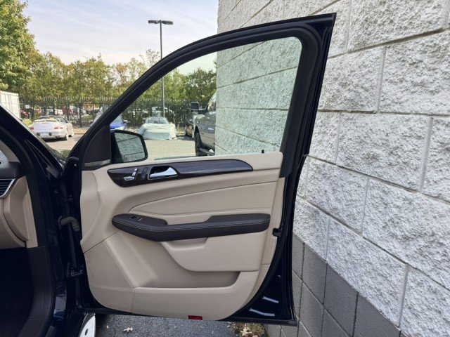 Used 2019 Mercedes-Benz GLE 400 4MATIC image 33