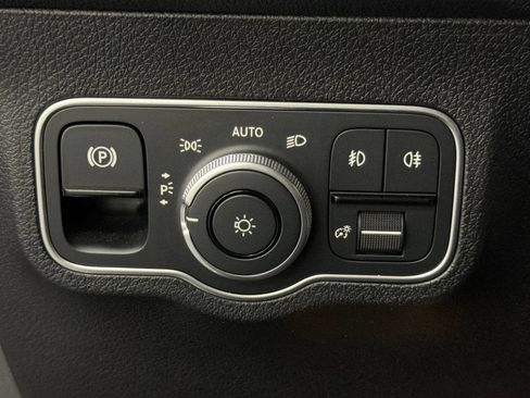 Certified 2026 Mercedes-Benz GLB 250 image 32