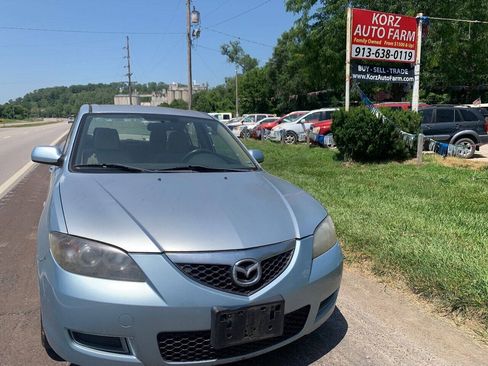 Used 2007 MAZDA MAZDA3 i Touring FWD image 3