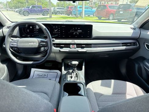 Used 2025 Kia K4 EX FWD image 27