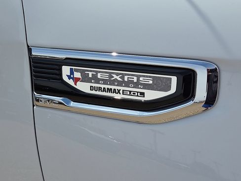 New 2026 GMC Sierra 1500 SLT AWD/4WD image 6