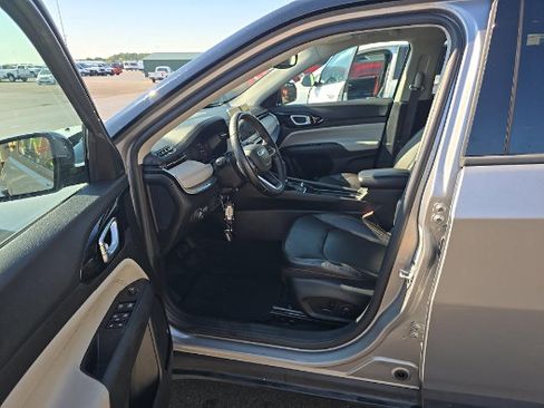 Used 2022 Jeep Compass Limited AWD/4WD image 8