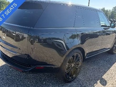 Used 2025 Land Rover Range Rover Long Wheelbase SE AWD/4WD image 6