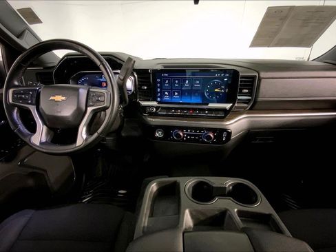 Used 2023 Chevrolet Silverado 1500 LT AWD/4WD image 15