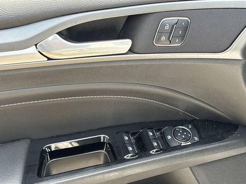 Used 2015 Ford Fusion Energi Titanium w/ Driver Assist Package FWD image 17