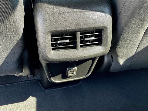 Used 2022 Chevrolet Equinox LT image 11