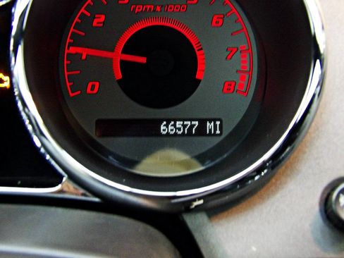 Used 2007 Pontiac Solstice Convertible w/ Premium Package RWD image 10