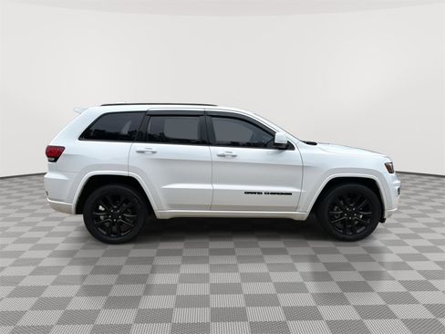 Used 2021 Jeep Grand Cherokee Laredo X image 6