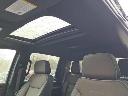 New 2026 GMC Sierra 2500 Denali w/ Denali Reserve Package image 10