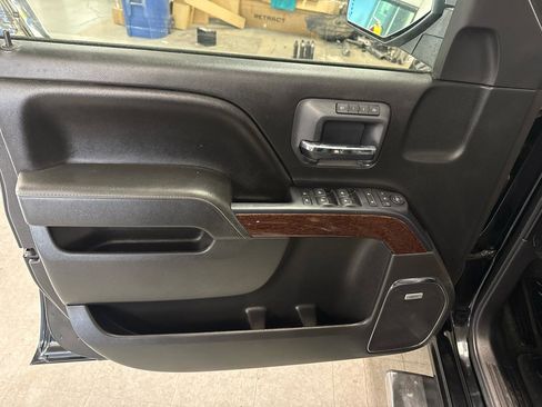 Used 2015 GMC Sierra 1500 SLT w/ SLT Crew Cab Value Package image 28