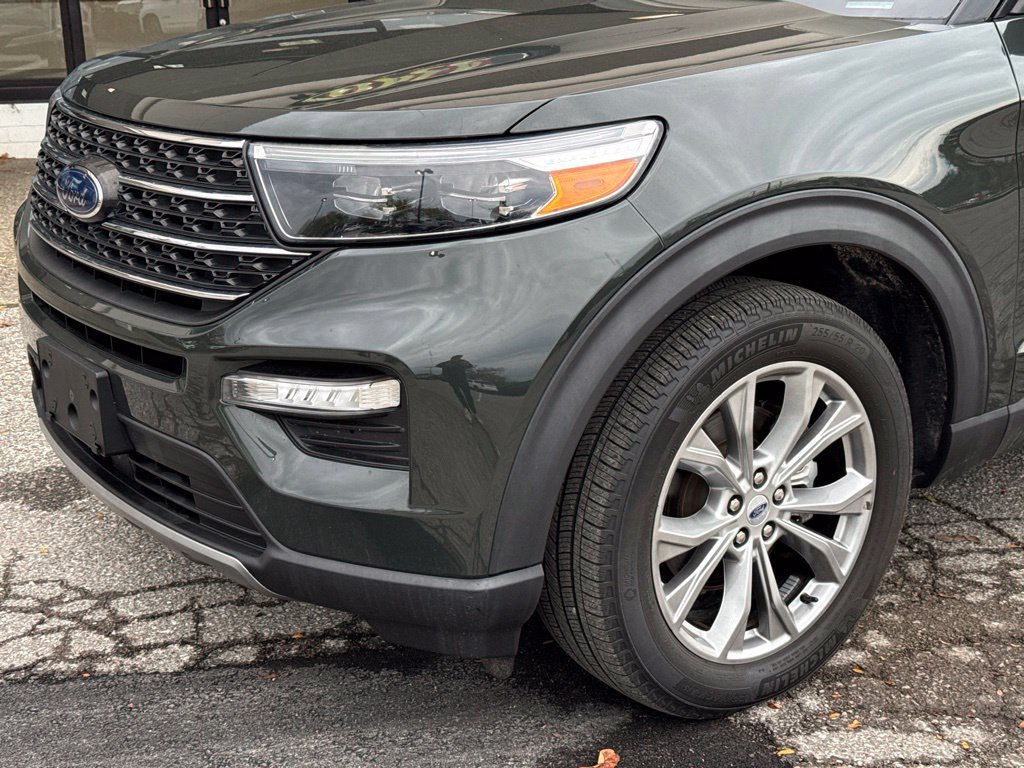 Used 2022 Ford Explorer XLT w/ Equipment Group 202A AWD/4WD image 5