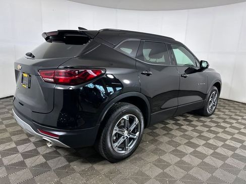 Used 2024 Chevrolet Blazer LT w/ Convenience Package FWD image 3
