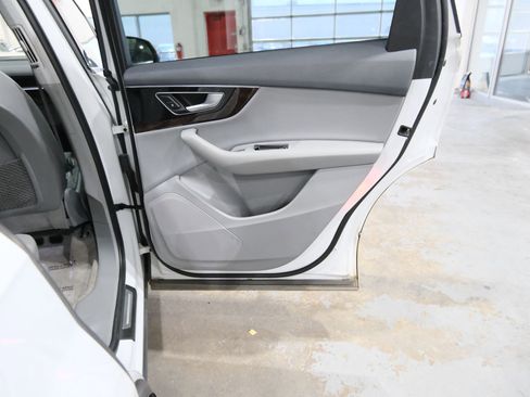 Used 2017 Audi Q7 3.0T Premium Plus image 27