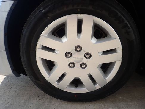 Used 2013 Dodge Avenger SE FWD image 32