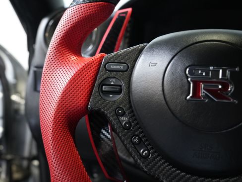 Used 2009 Nissan GT-R Premium image 39