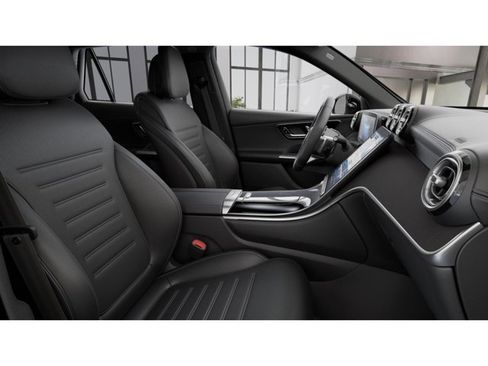 Used 2026 Mercedes-Benz GLC 300 4MATIC image 4