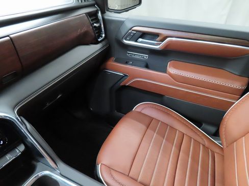 Used 2025 GMC Sierra 1500 Denali Ultimate image 30