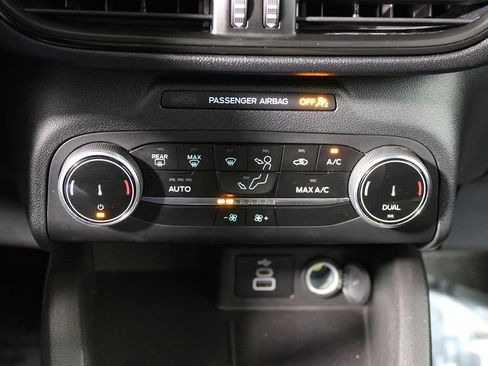 Used 2025 Ford Escape ST-Line FWD image 18