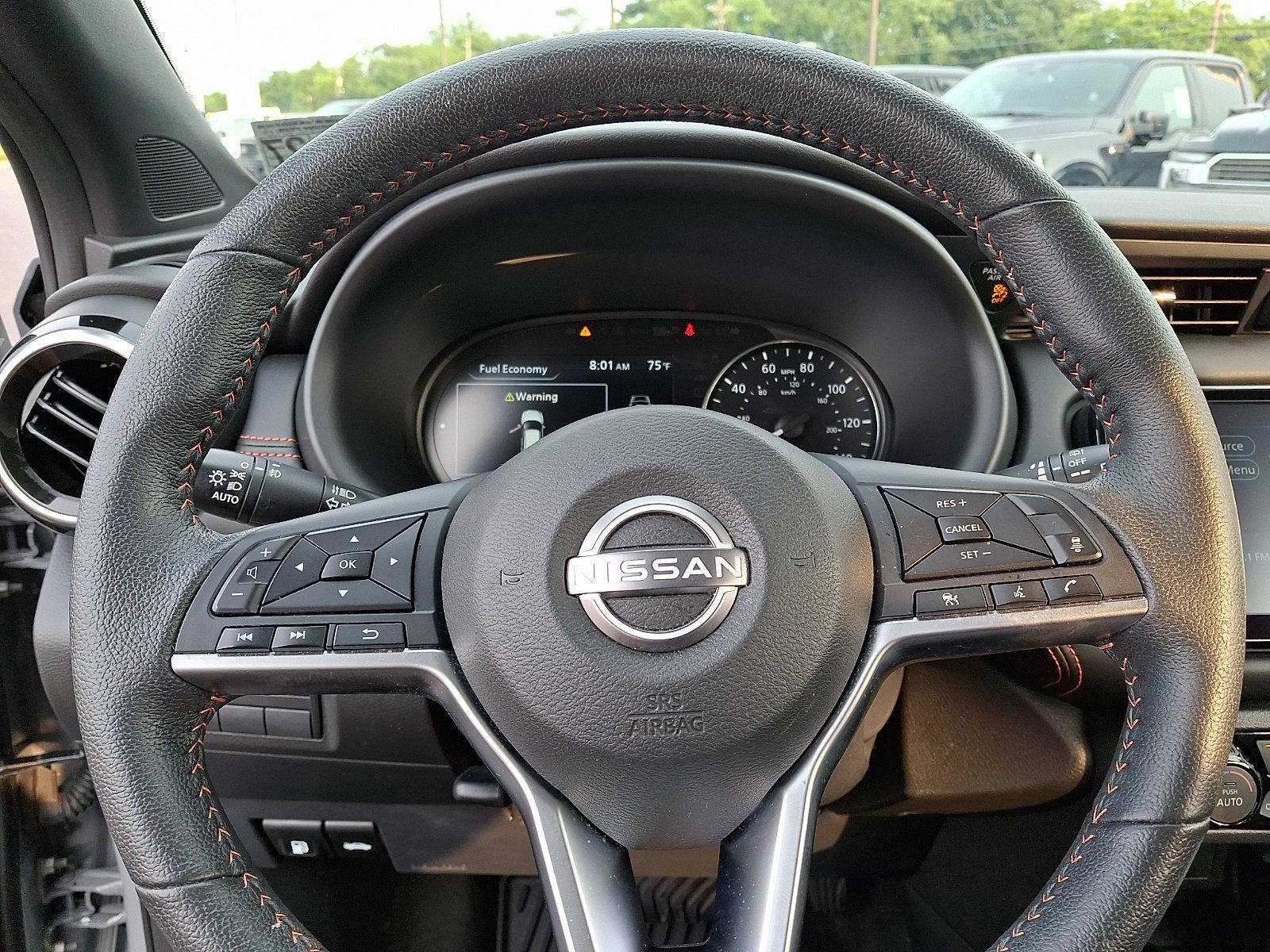Used 2023 Nissan Kicks SR w/ SR Premium Package FWD image 22