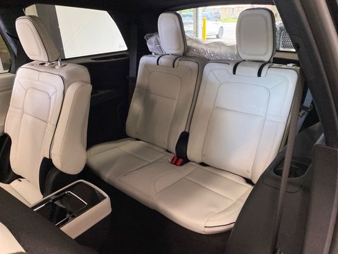 New 2026 Lincoln Aviator Black Label w/ Jet Appearance Package AWD/4WD image 18