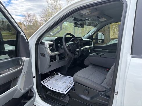 Used 2025 Ford F350 XL w/ STX Appearance Package AWD/4WD image 5