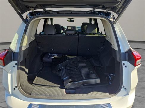 Certified 2025 Nissan Rogue SL w/ SL Premium Package image 30