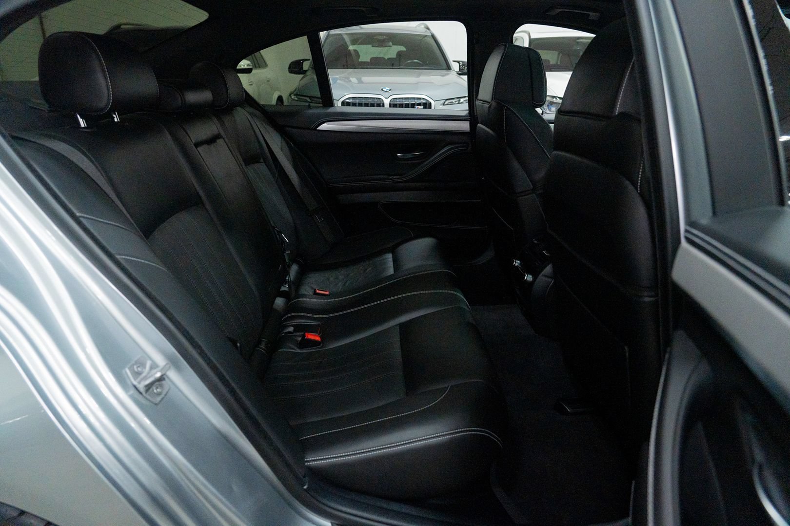 Used 2016 BMW M5 RWD image 32