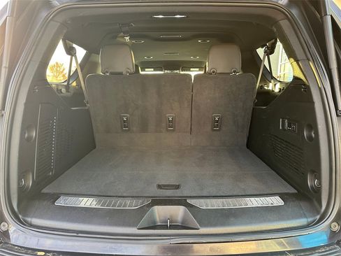 Used 2024 Chevrolet Suburban Premier image 14