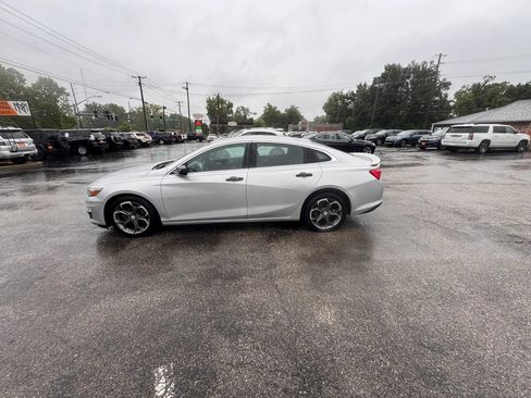 Used 2019 Chevrolet Malibu RS FWD image 2