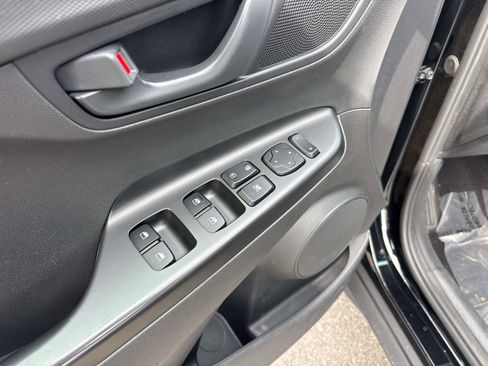 Used 2023 Hyundai Kona SEL AWD/4WD image 9