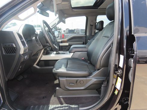 Certified 2019 Ford F150 Lariat w/ Equipment Group 502A Luxury RWD image 24