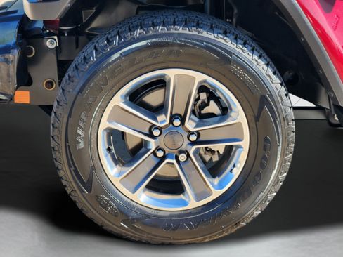 Used 2021 Jeep Wrangler Unlimited Sahara AWD/4WD image 38