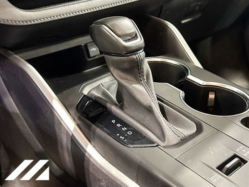 Used 2020 Toyota Highlander XLE image 19