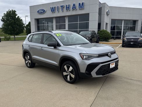Used 2025 Volkswagen Taos S AWD/4WD image 2