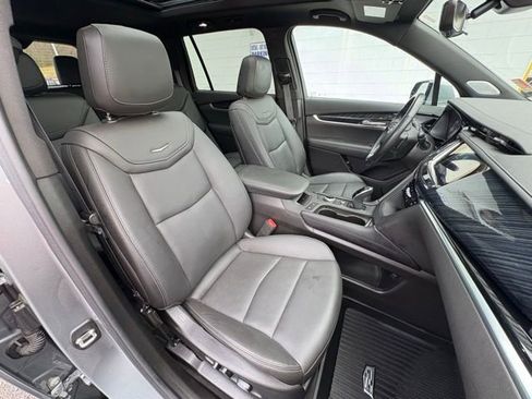 Used 2024 Cadillac XT6 Premium Luxury w/ Technology Package image 32