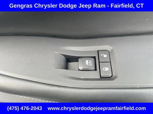 Certified 2023 Jeep Grand Cherokee Limited w/ Luxury Tech Group II AWD/4WD image 17