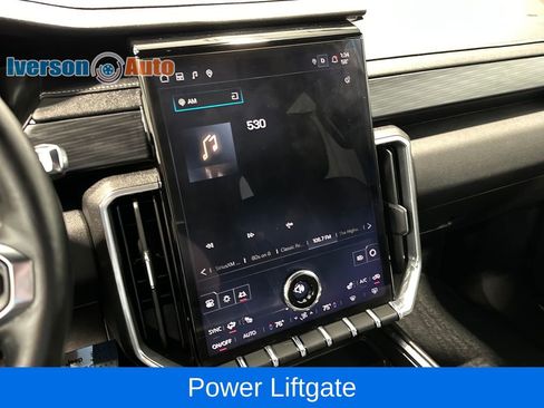 Used 2025 GMC Acadia Elevation w/ Elevation Premium Package image 22