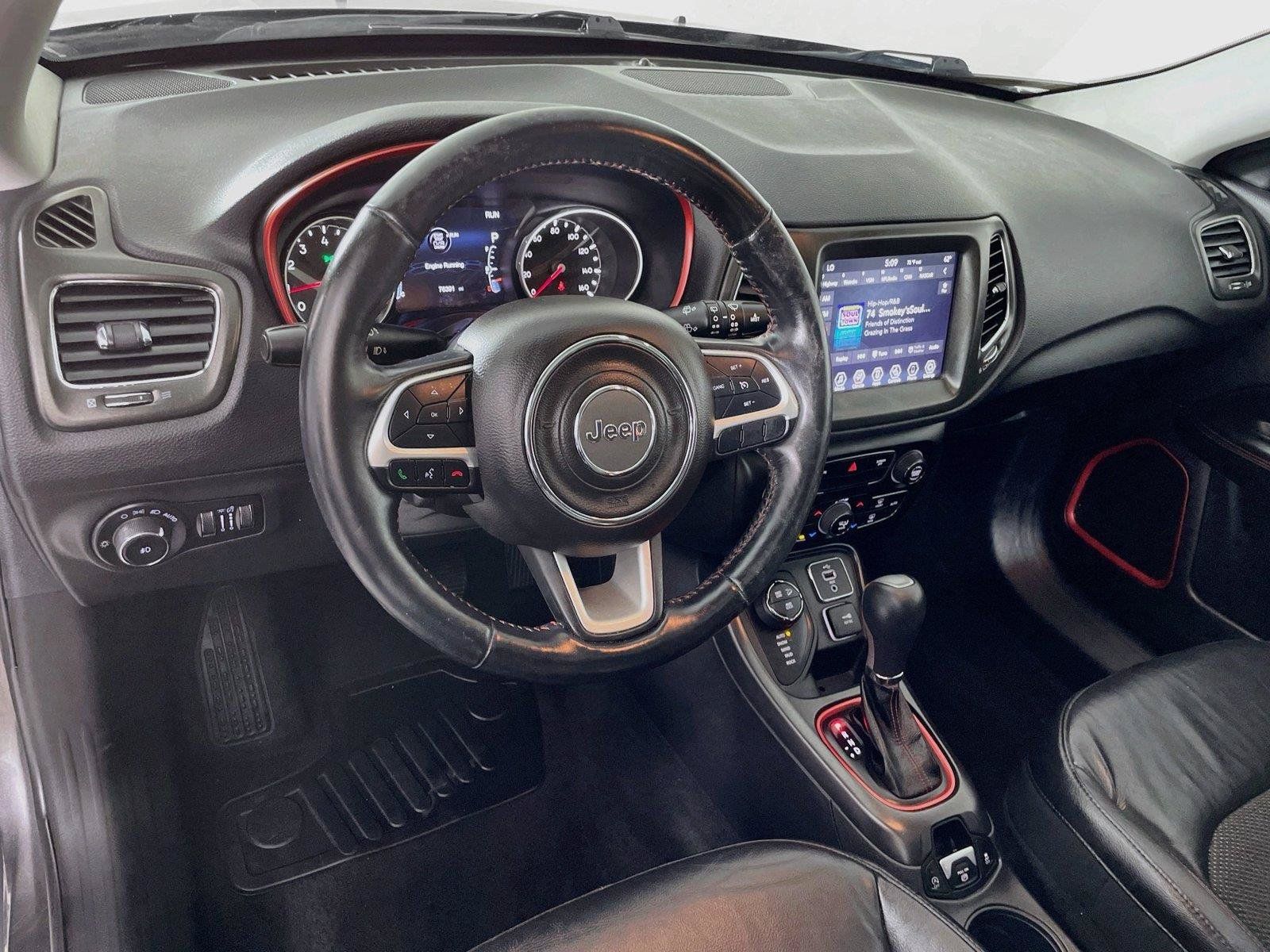 Used 2018 Jeep Compass Trailhawk w/ Cold Weather Group AWD/4WD image 13