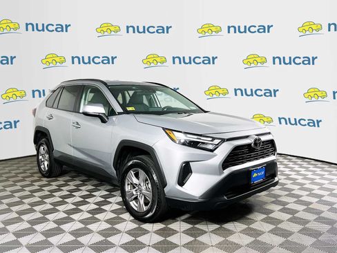 Used 2025 Toyota RAV4 XLE AWD/4WD image 1