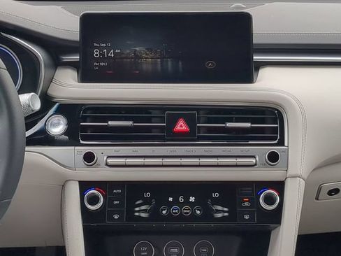 Certified 2025 Genesis G70 2.5T RWD image 23