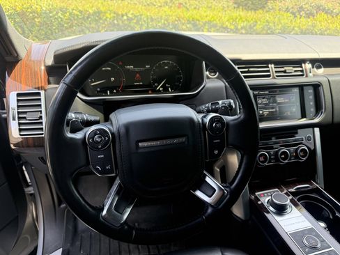 Used 2016 Land Rover Range Rover image 13
