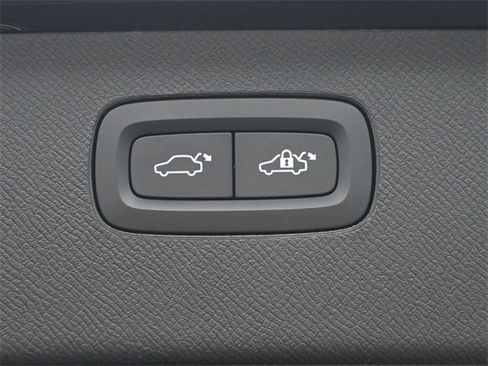 Used 2023 Volvo XC90 B6 Plus w/ Protection Package Premier image 30