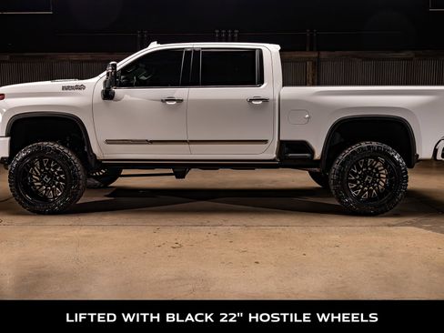 Used 2024 Chevrolet Silverado 2500 High Country w/ High Country Premium Package image 5