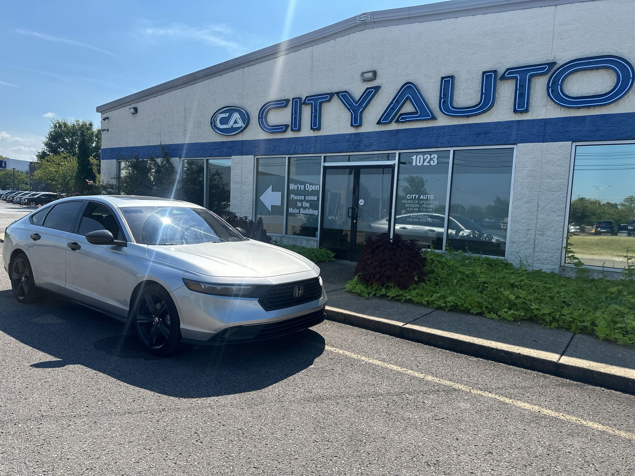 Used 2025 Honda Accord Sport image 1