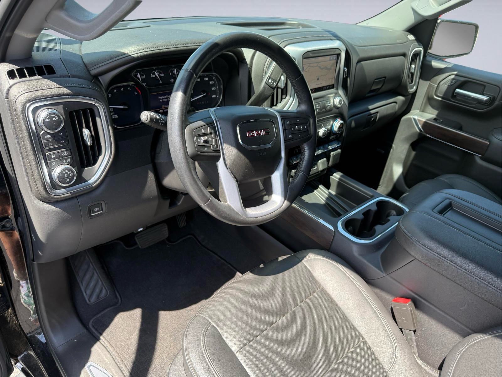Used 2021 GMC Sierra 1500 SLT w/ SLT Premium Plus Package AWD/4WD image 16