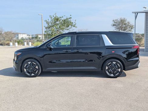 Certified 2026 Kia Carnival EX FWD image 8