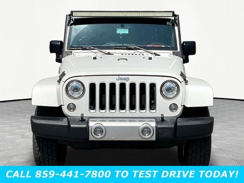 Used 2018 Jeep Wrangler Unlimited Sahara AWD/4WD image 2
