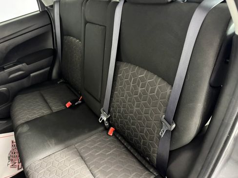 Used 2025 Mitsubishi Outlander Sport LE image 33