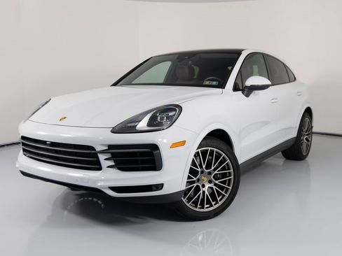 Certified 2023 Porsche Cayenne Platinum Edition image 6